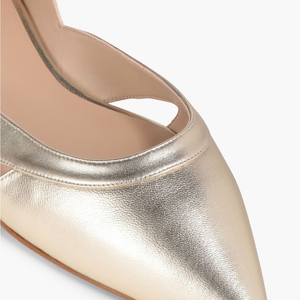 Brand New Never Worn Stuart Weitzman Avenue flat- gold metallic 39.5/ 9